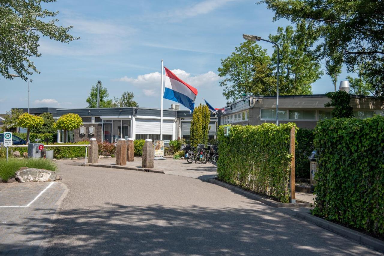 Luxe Chalets In Zeeland Aan De Kust Sint Annaland Exterior photo