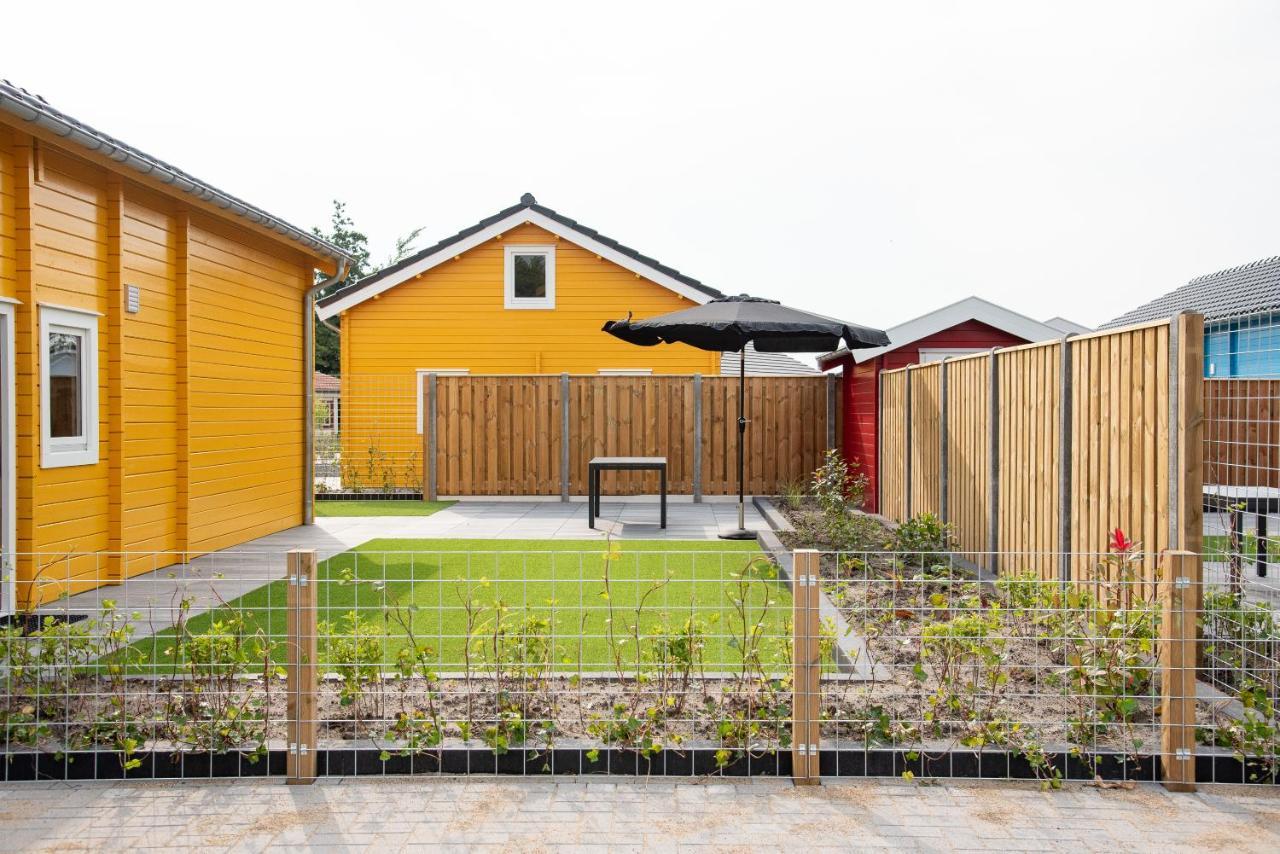 Luxe Chalets In Zeeland Aan De Kust Sint Annaland Exterior photo