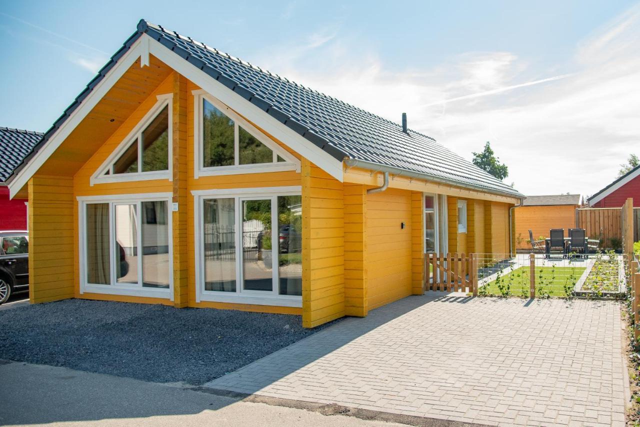 Luxe Chalets In Zeeland Aan De Kust Sint Annaland Exterior photo