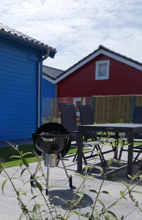 Luxe Chalets In Zeeland Aan De Kust Sint Annaland Exterior photo